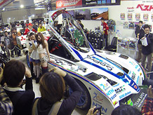 「東京オートサロン2014」30万人の来場者に E-RUNNERパイクスピークスペシャルを披露